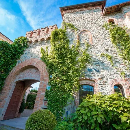 Bed & Breakfast Castello Di 4*
