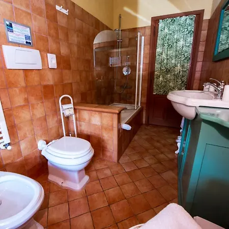 Castello Di Oda ve Kahvaltı