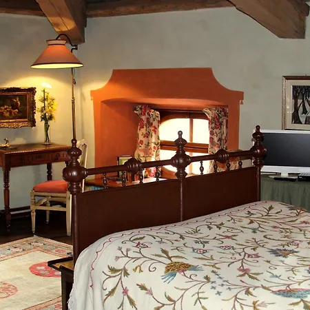 Castello Di Bed & Breakfast Strambinello