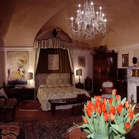 Bed & Breakfast Castello Di 4*