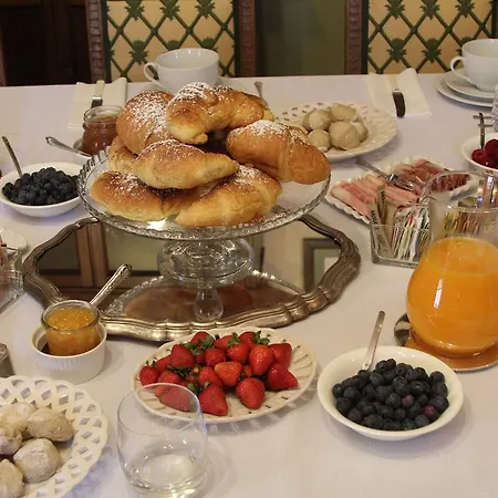 Castello Di Bed & Breakfast Strambinello
